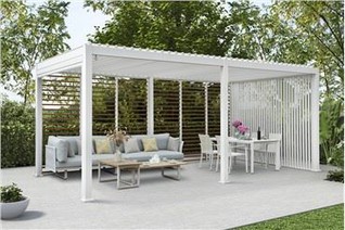 Sunkiojo metalo pergola